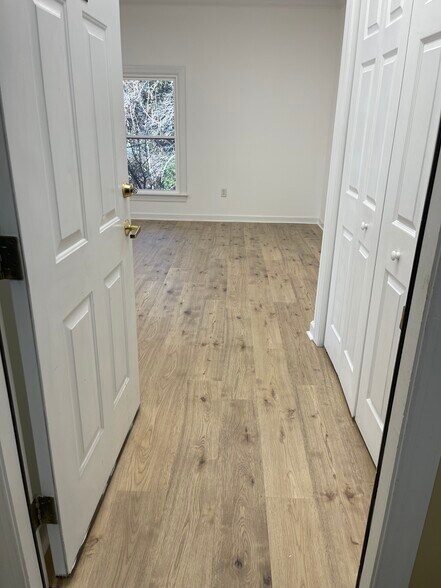 More Photos Of 111 Windel Dr, Raleigh Office Residential For Sale