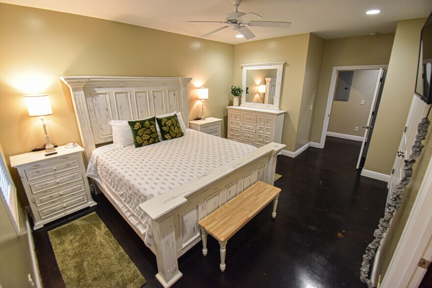 More Photos Of , Tuscaloosa Unknown For Sale