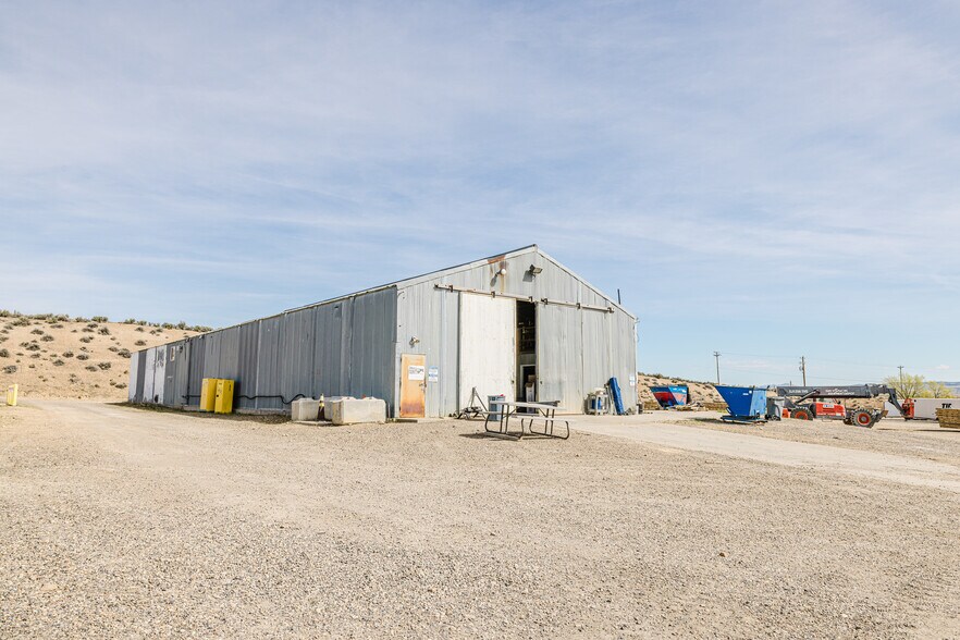More Photos Of 824 Poplar St, Carlin Industrial For Sale