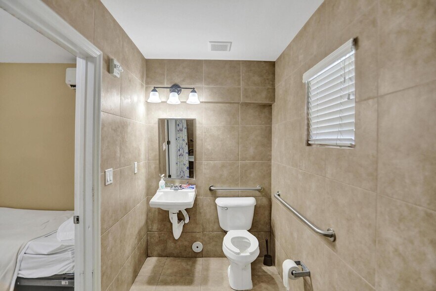 More Photos Of 1722 Madison St, Hollywood Assisted Living For Sale