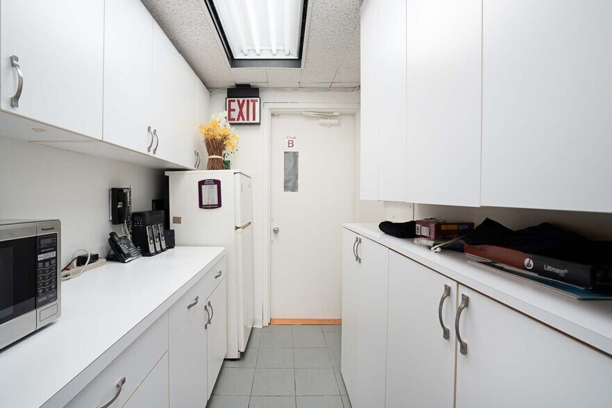 More Photos Of 184-188 E 70th St, New York Apartments For Sale