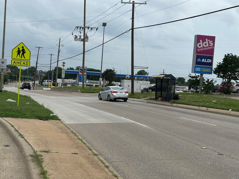 More Photos Of 9791 Forest Ln, Dallas Freestanding For Sale