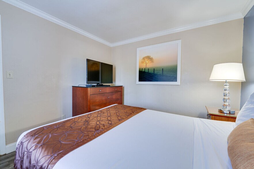 More Photos Of 710 S Cherokee Ln, Lodi Hospitality For Sale