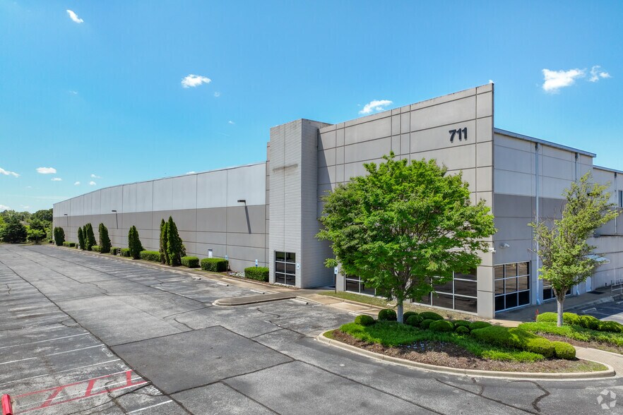 More Photos Of 715 Venture Dr, Southaven Distribution For Lease