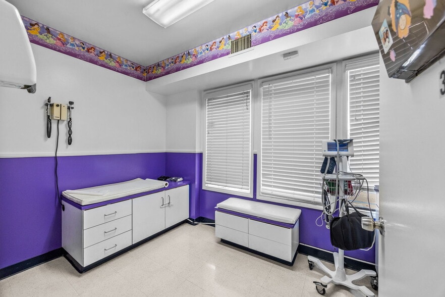 More Photos Of 630-640 S Glassell St, Orange Office For Sale