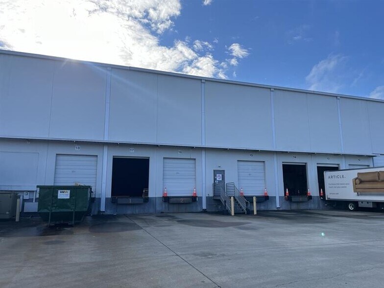 More Photos Of 5901 Long Creek Park Dr, Charlotte Warehouse For Lease