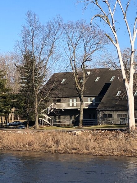 More Photos Of 228-246 Waterfall Dr, Elkhart Loft Creative Space For Sale