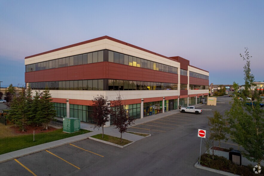 More Photos Of 15 Royal Vista Pl NW, Calgary Office For Lease