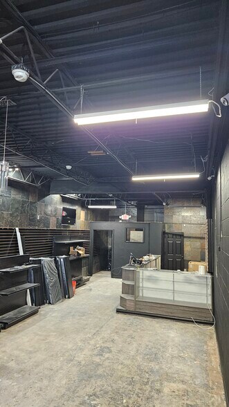 More Photos Of 756-758 E 200th St, Cleveland Freestanding For Lease