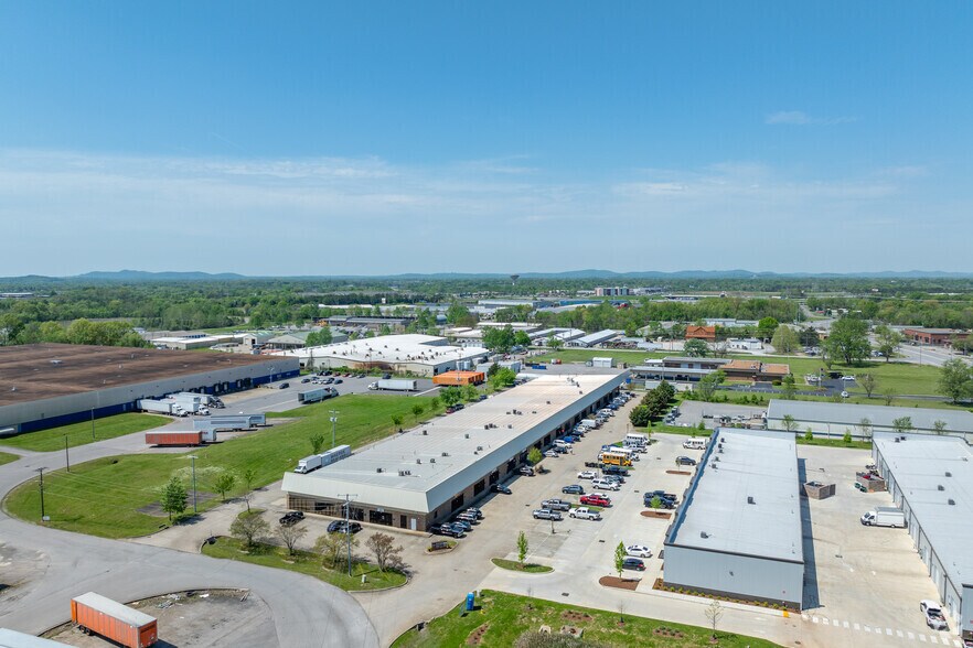 More Photos Of 730 Middle Tennessee Blvd, Murfreesboro Light Distribution For Lease