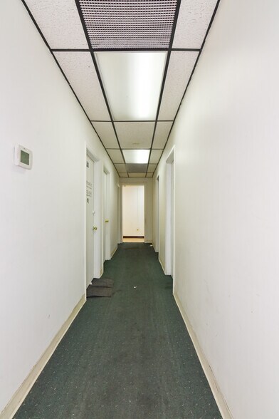 More Photos Of 5900 York Rd, Baltimore Storefront Retail Office For Sale