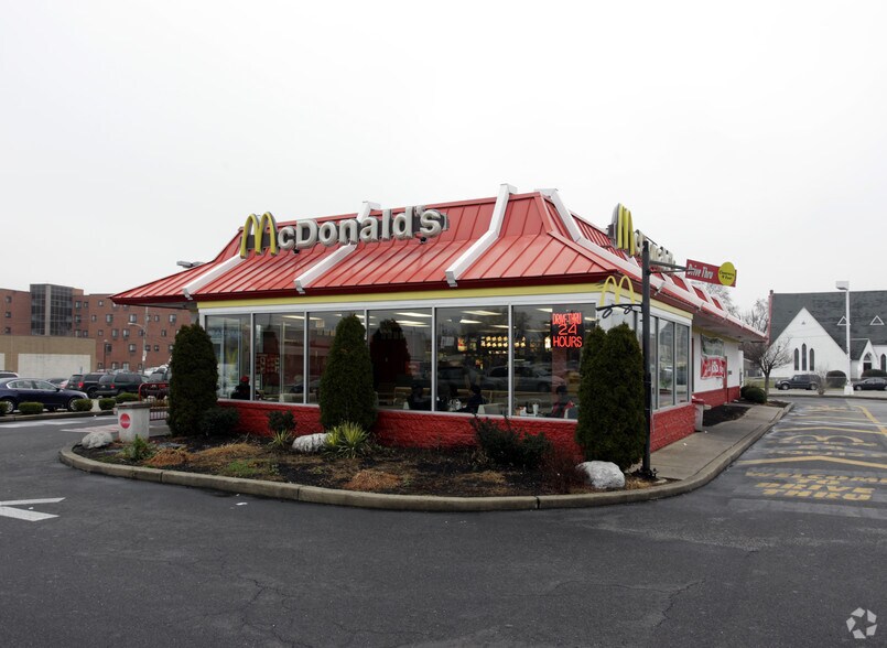 More Photos Of 5601 Vine St, Philadelphia Unknown For Lease