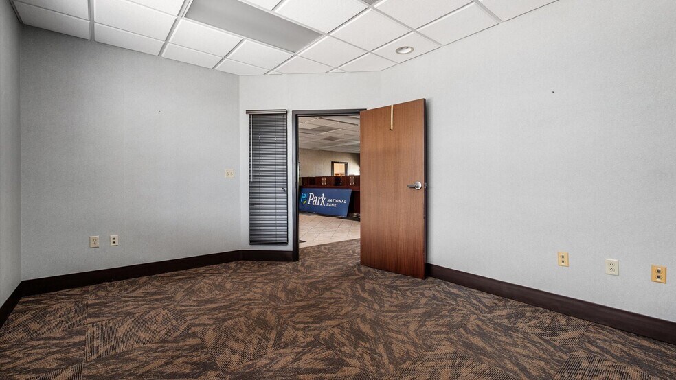 More Photos Of 220 E State St, Newcomerstown Bank For Sale