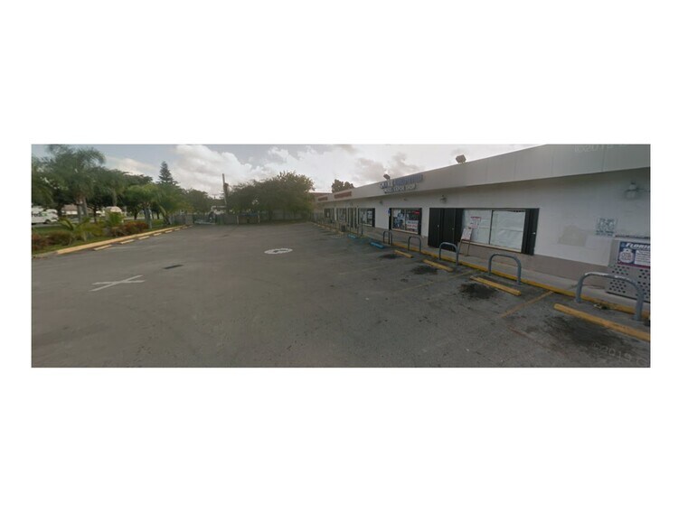 More Photos Of 881 W Palm Dr, Florida City General Retail For Lease