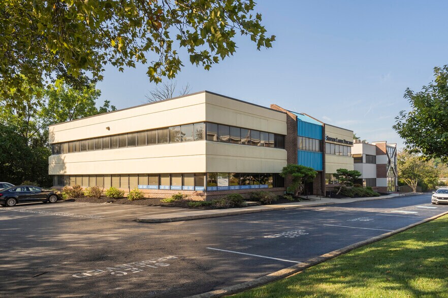 Primary Photo Of 860 E Swedesford Rd, Wayne Medical For Sale