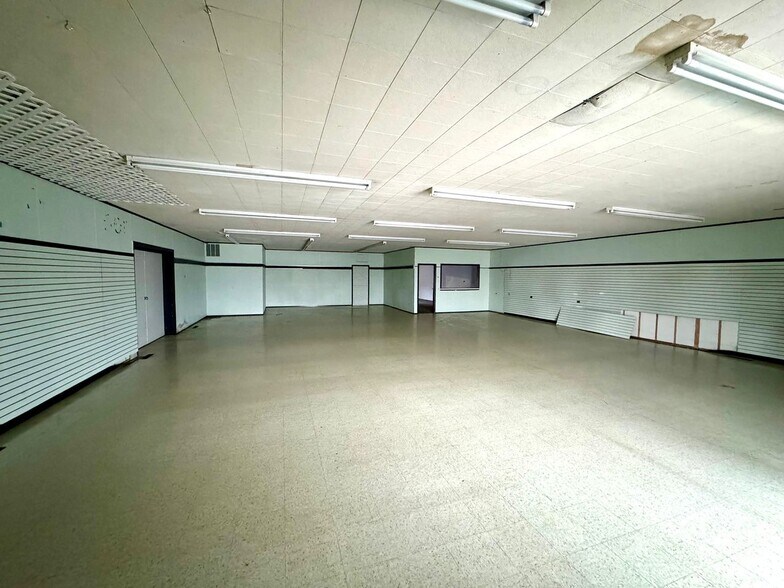 More Photos Of 1405-1409 S Defiance St, Archbold Freestanding For Lease