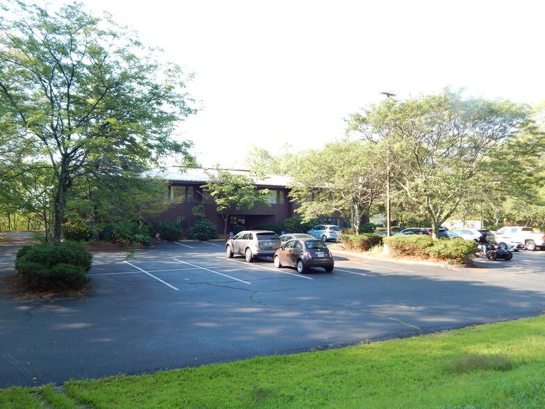 More Photos Of 409 Fortune Blvd, Milford Office For Lease