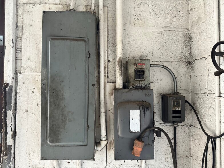 More Photos Of 1744 Indianapolis Blvd, Whiting Manufacturing For Lease