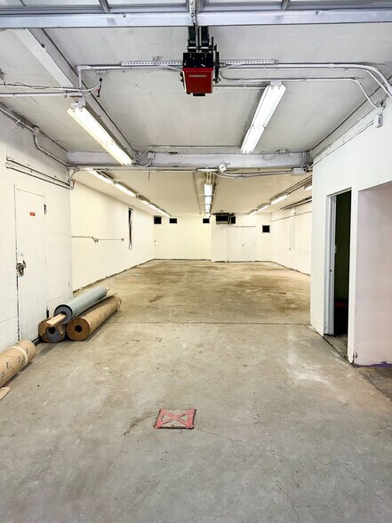 More Photos Of 446 W 54th St, New York Storefront Retail Office For Lease