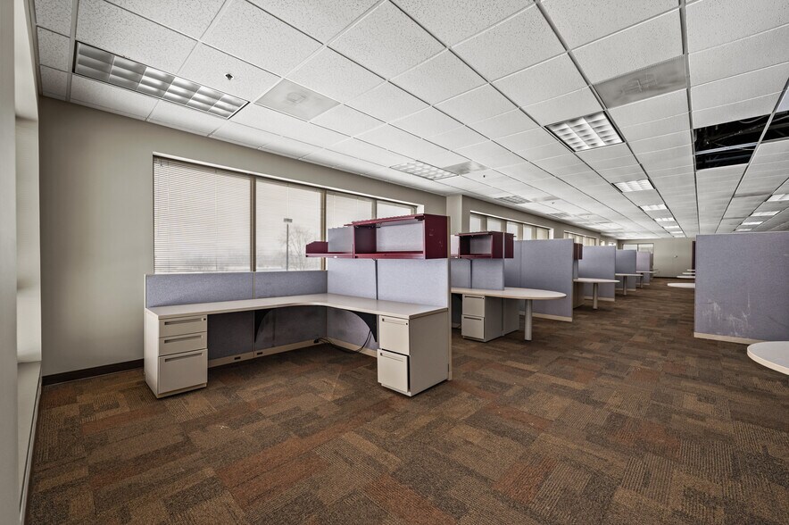 More Photos Of 3 Crowne Point Ct, Sharonville Office For Sale