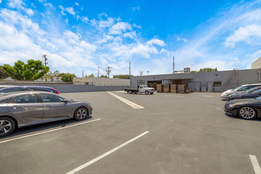 More Photos Of 9323 Rush St, South El Monte Manufacturing For Sale