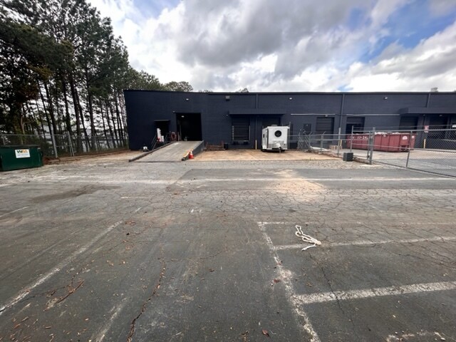 More Photos Of 825 Franklin Ct SE, Marietta Distribution For Lease
