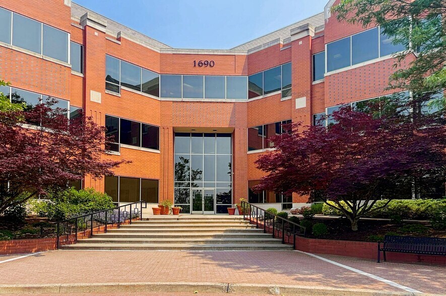 More Photos Of 1690 Sumneytown Pike, Lansdale Coworking Space