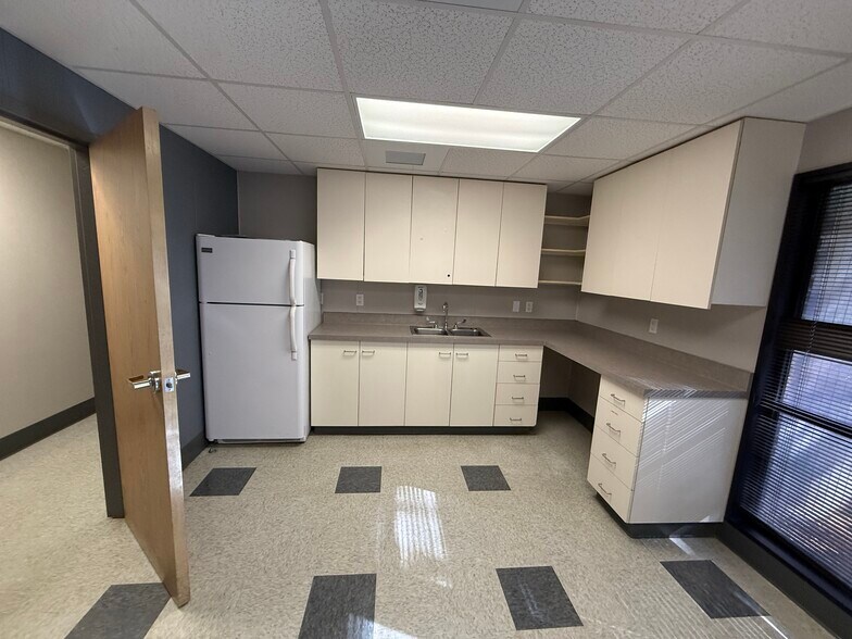 More Photos Of 3333 Capital Oaks Dr, Tallahassee Medical For Sale