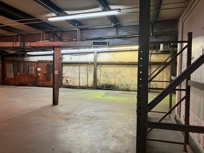 More Photos Of 601 Oak St, Forest City Light Distribution For Lease