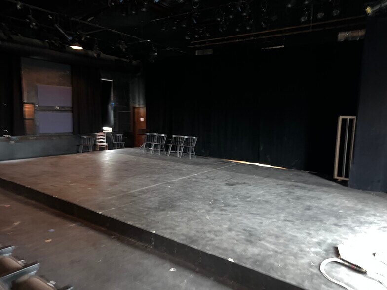 More Photos Of 28 Market St, Warren Theater Concert Hall For Sale