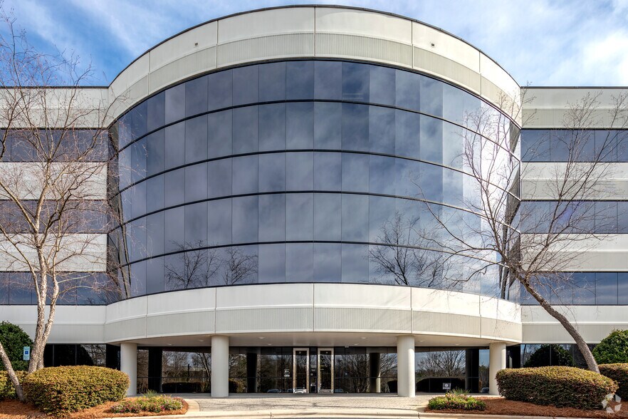 More Photos Of 11440 Carmel Commons Blvd, Charlotte Office For Lease
