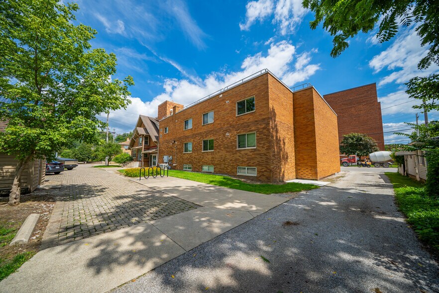 More Photos Of 77 W Bagley Rd, Berea Apartments For Sale