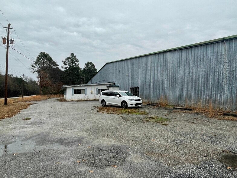 More Photos Of 232 Industrial Blvd, Washington Distribution For Sale