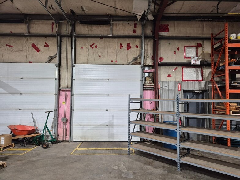 More Photos Of 280 Centre St, Petrolia Manufacturing For Lease