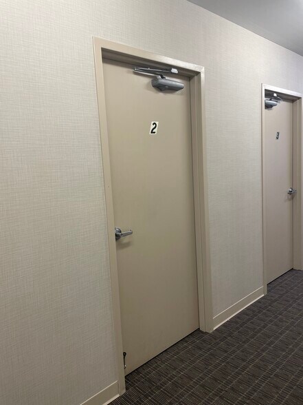 More Photos Of 3644-3664 Edwards Rd, Cincinnati General Retail For Lease