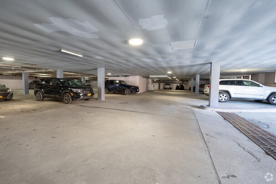 More Photos Of 427 Bedford Rd, Pleasantville Office Residential For Lease