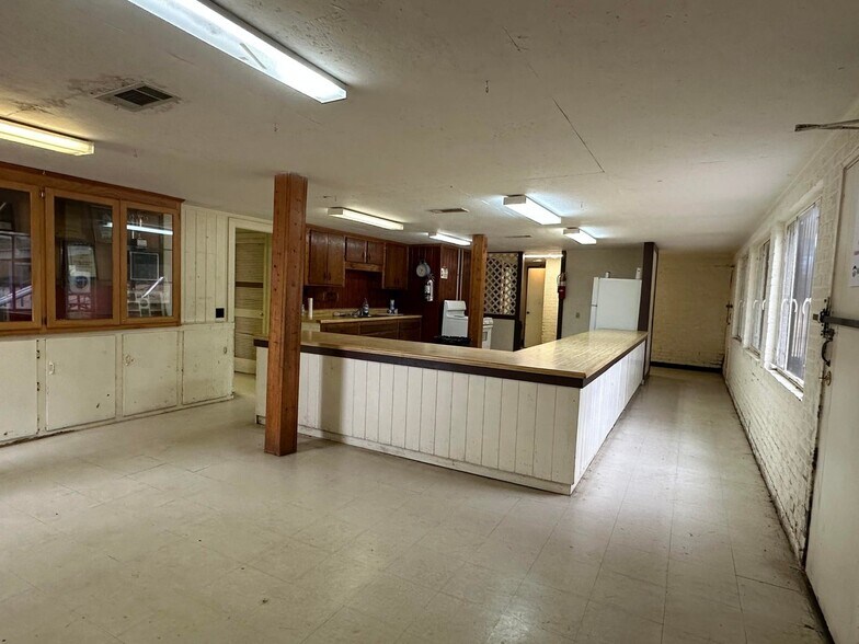 More Photos Of 10 Bowen Rd, Eupora Freestanding For Sale