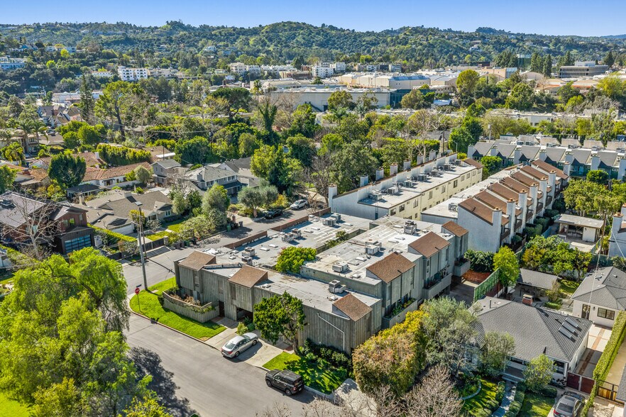 More Photos Of 11607 Acama St, Studio City Apartments For Sale