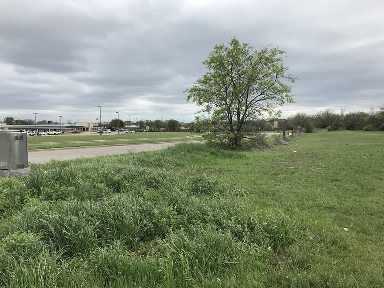 More Photos Of 4000 Campus Dr, Fort Worth Land For Sale