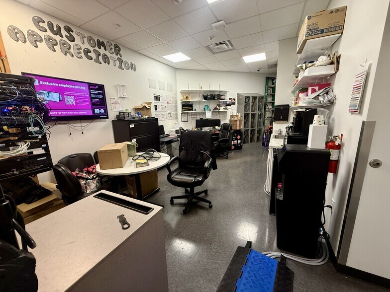 More Photos Of 198 NE Combs Flat Rd, Prineville Storefront Retail Office For Lease