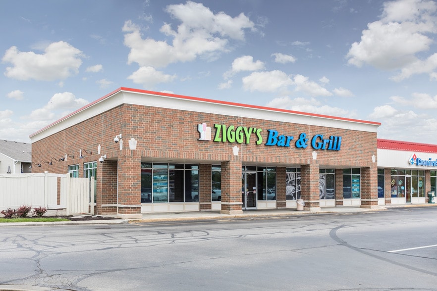 More Photos Of 1330-1350 W Southport Rd, Indianapolis Unknown For Lease