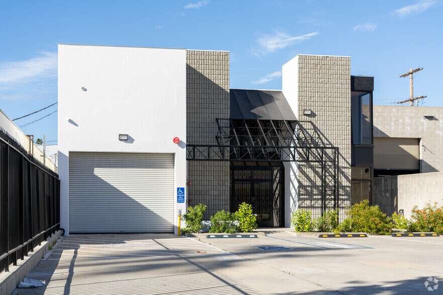 Primary Photo Of 323 Mira Loma Ave, Glendale Manufacturing For Lease