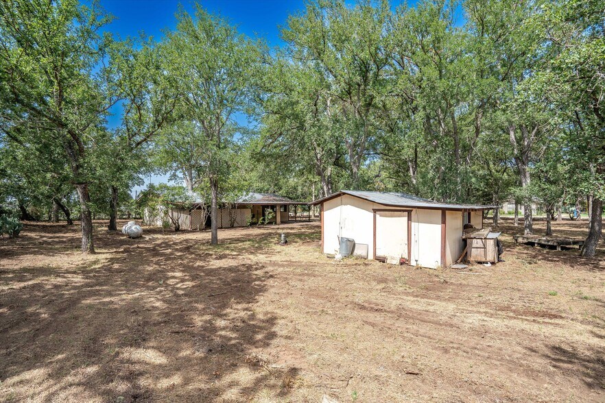 More Photos Of 22 Chaparral Dr, Fredericksburg Storefront Retail Office For Sale