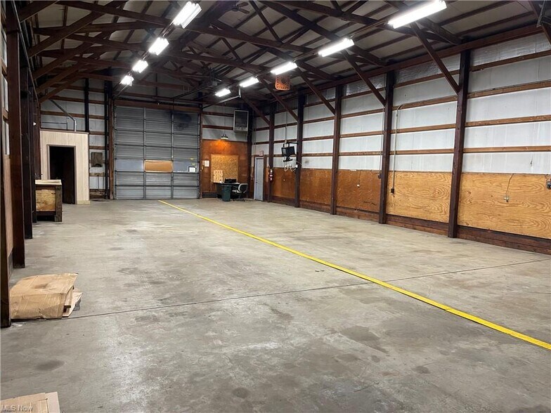 More Photos Of 165 Kenwood St, Elyria Industrial For Sale