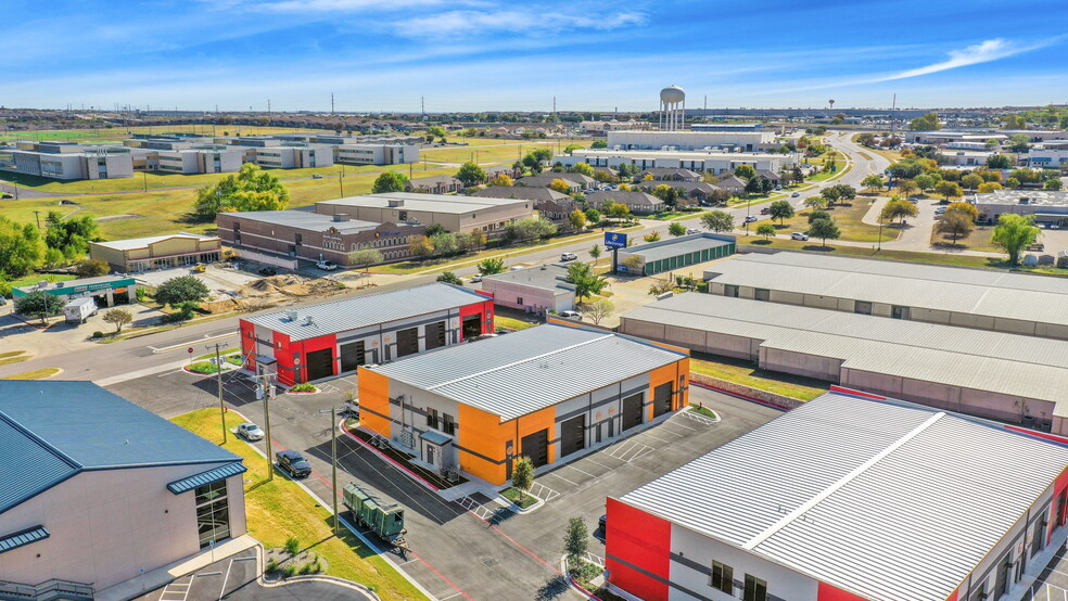More Photos Of 2100 Double Creek Dr, Round Rock Warehouse For Lease