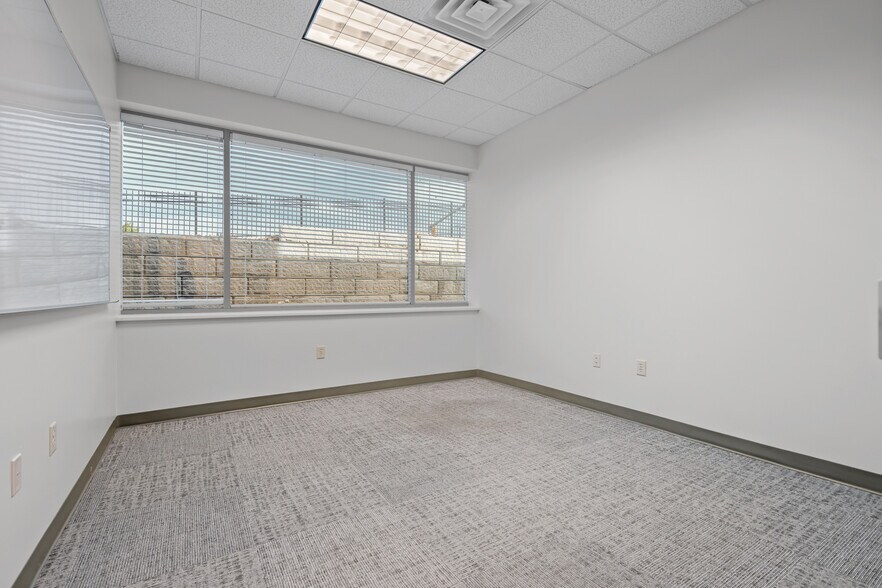 More Photos Of 1365 W Business Park Dr, Orem Office For Lease