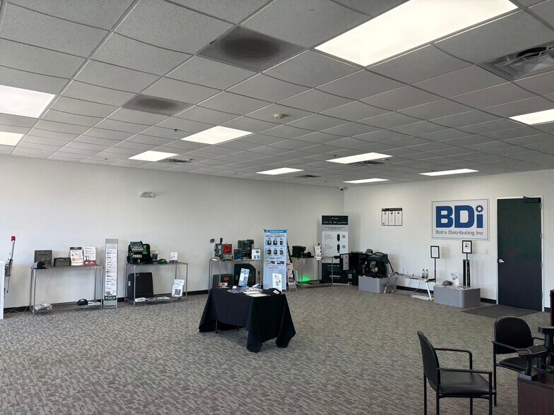 More Photos Of 2301 E St Elmo Rd, Austin Warehouse For Lease