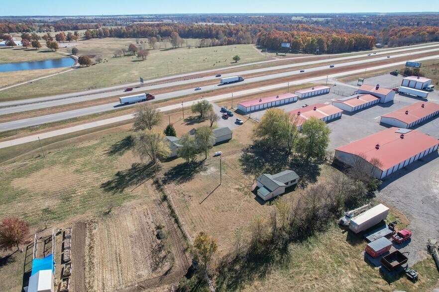 More Photos Of 11159 Lawrence 1163, Mount Vernon Veterinarian Kennel For Sale