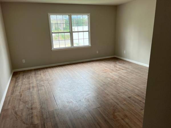More Photos Of 409 W Main St, Whitesboro Apartments For Lease
