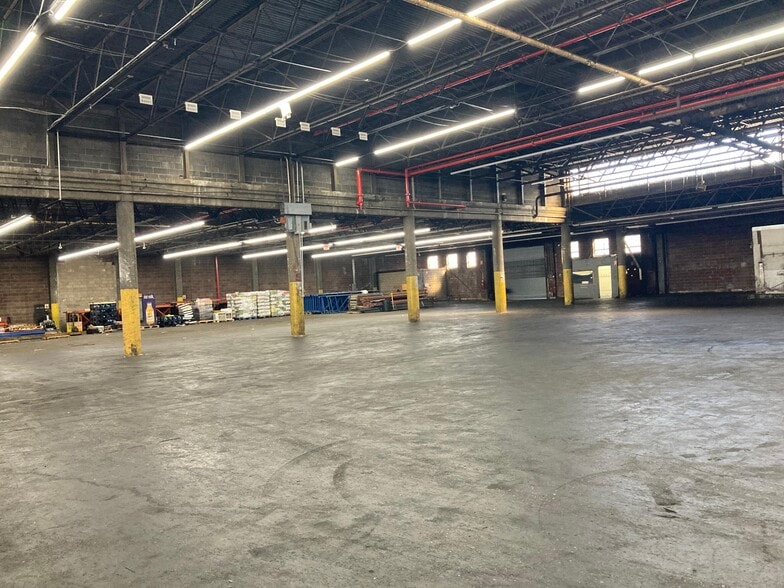 More Photos Of 1900 Linden Blvd, Brooklyn Warehouse For Lease